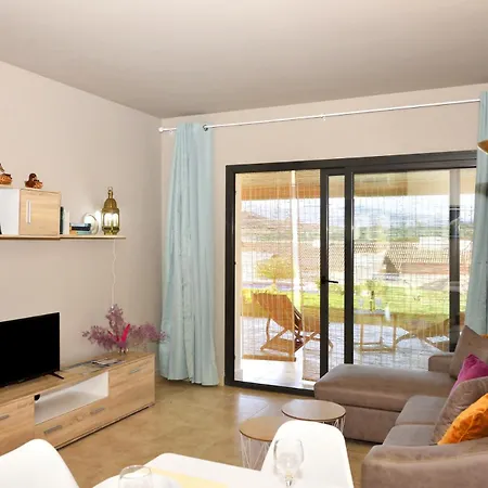 Golf Valle Del Jardin Piscina Parking